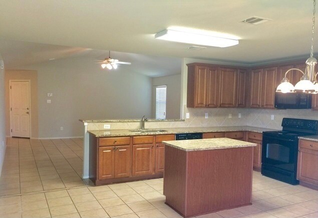 Building Photo - 806 Magnolia Bend