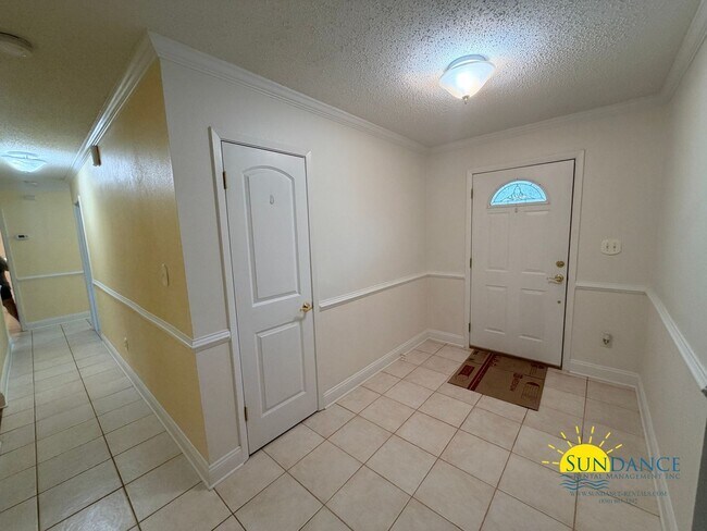 Building Photo - Stunning 3 Bedroom Home in Valparaiso with In-ground pool!