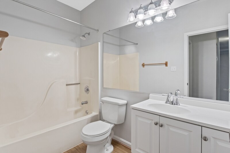 Building Photo - 606 Moonglow Rd