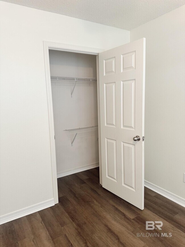 Building Photo - 2700 Hampton Park Cir