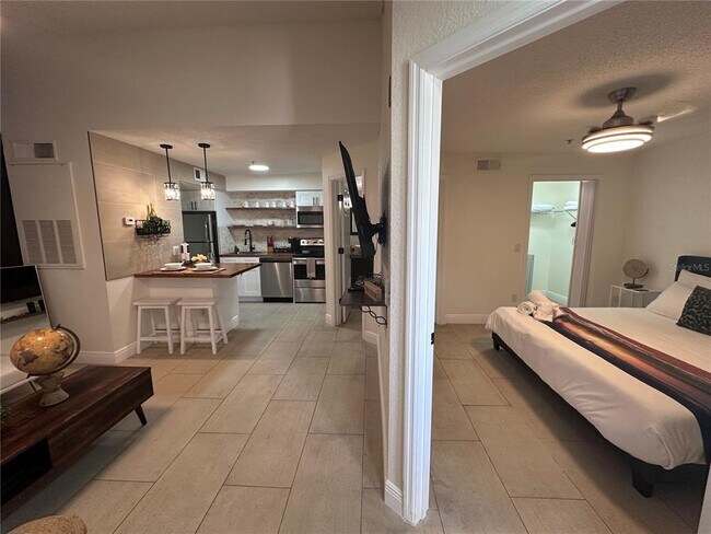 Building Photo - 2216 Grand Cayman Ct