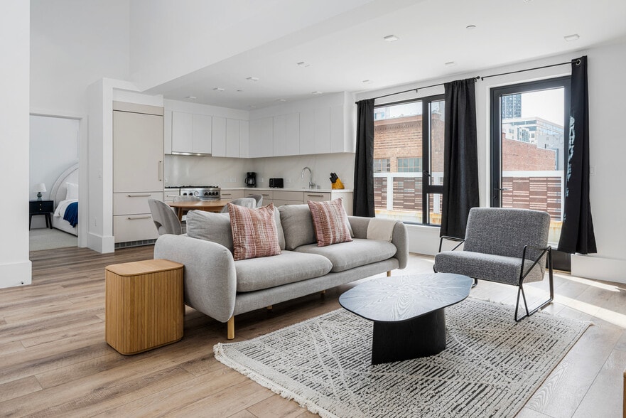 Primary Photo - 1288 Howard St