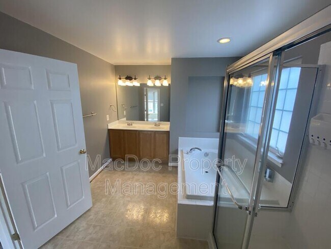 Building Photo - 5619 Joshua Tree Cir