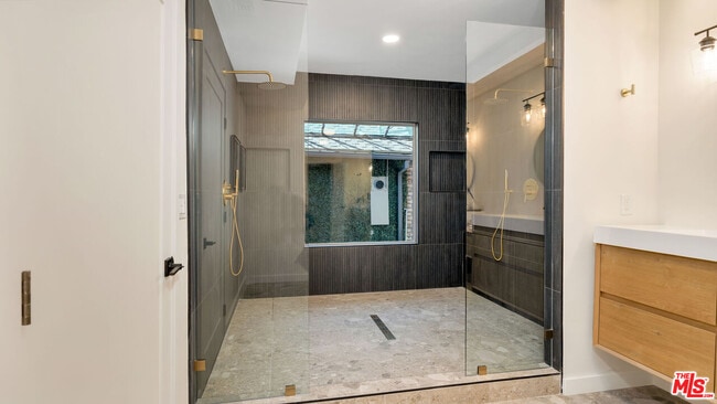 Building Photo - 4559 Morella Ave