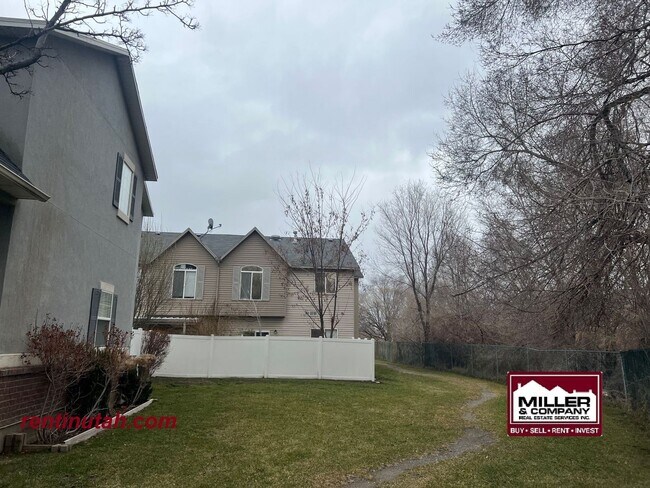 Building Photo - COMING SOON!! Beautiful Townhouse For Rent!!