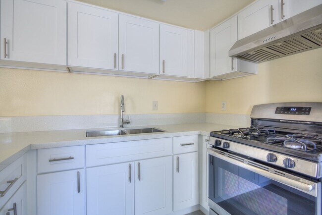 Building Photo - Rowland Unified School District?Welcome to Your Stylish West Covina Retreat!