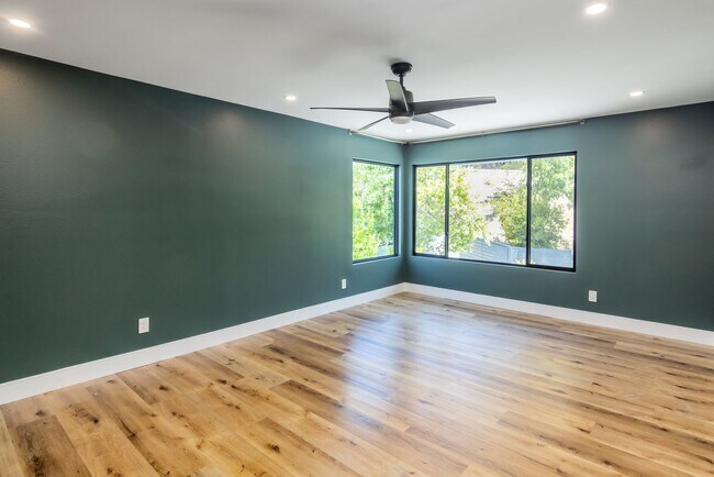 Building Photo - Hidden Jewel in Westlake Village