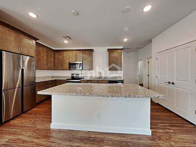 Building Photo - 4214 S 105th Dr