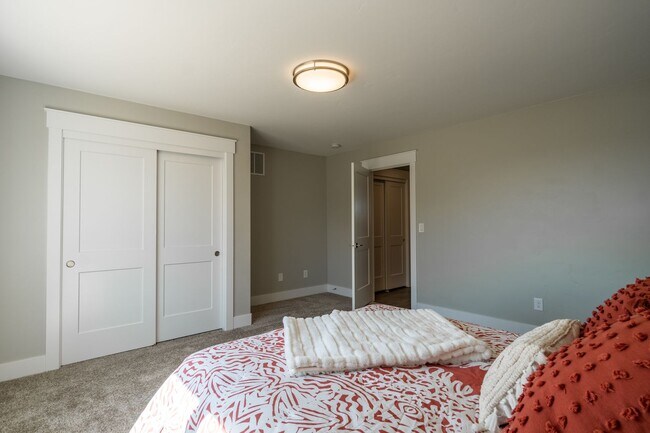 Building Photo - New home in Star Idaho's premier walking community!