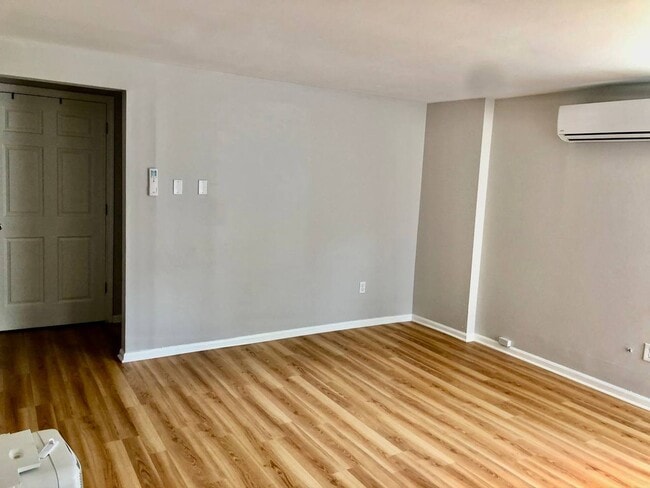 Building Photo - 418 N Darlington St