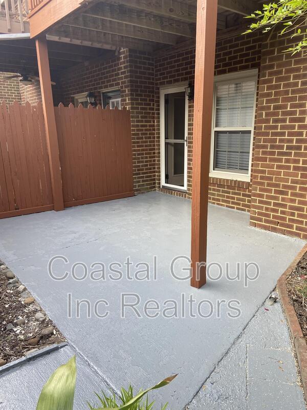 Building Photo - 1020 Colonial Meadows Way