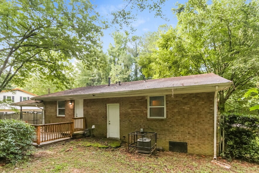 Building Photo - 599 Plainville Dr SW