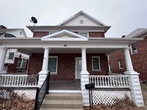 Building Photo - 217 N 9th St