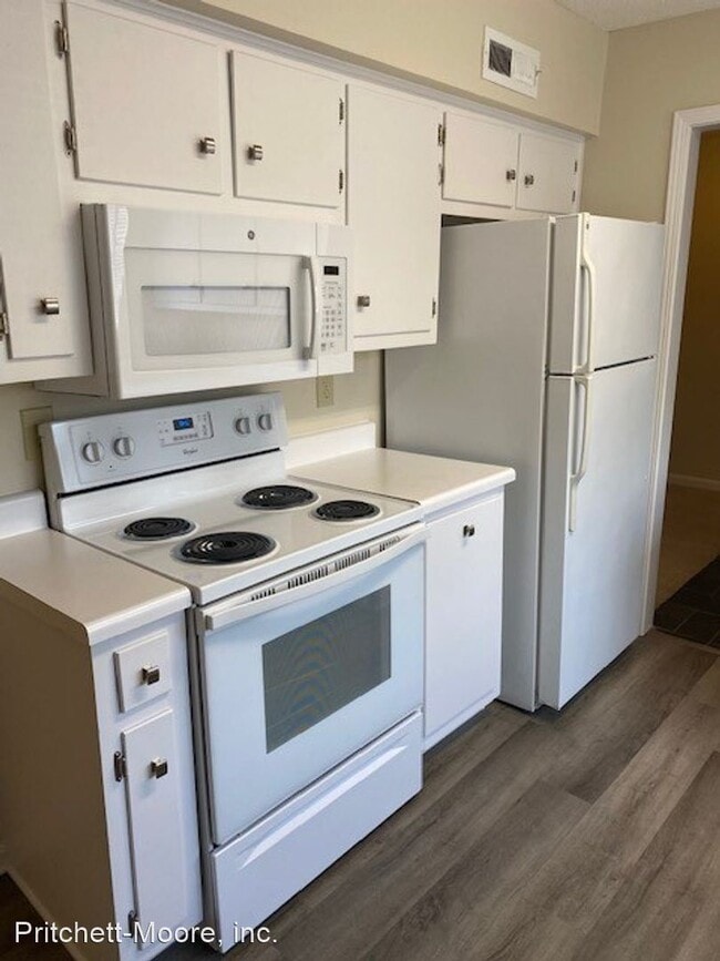Building Photo - 3 br, 2.5 bath House - 148 Fox Run