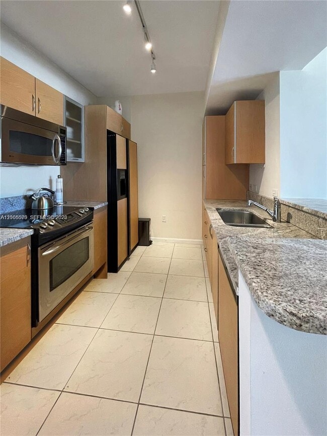 Building Photo - 18800 NE 29th Ave