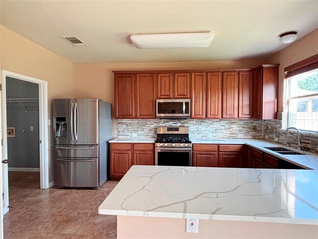 Building Photo - 4116 Meadow Bluff Way