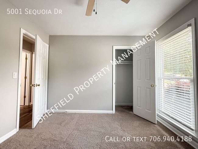 Building Photo - 5001 Sequoia Dr