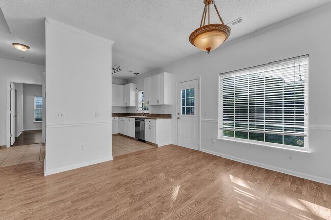 Building Photo - 21 Glencove Ct