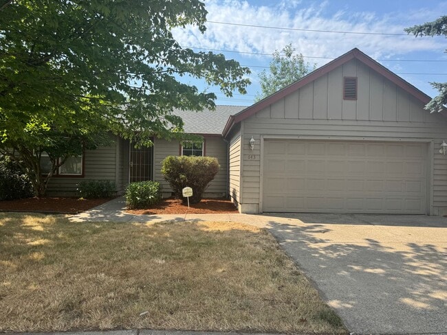 Building Photo - Beautifully updated 3 bedroom 2 bath house...