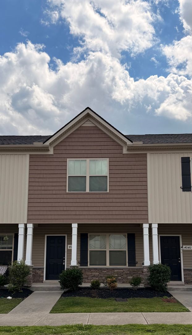 Building Photo - 2 Bedroom, 2.5 Bath Townhome in Antioch - Available Now!