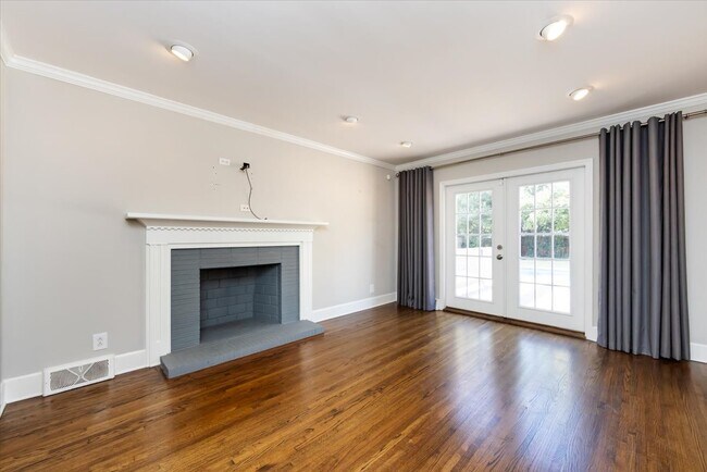 Building Photo - 5400 Farmbrook Dr