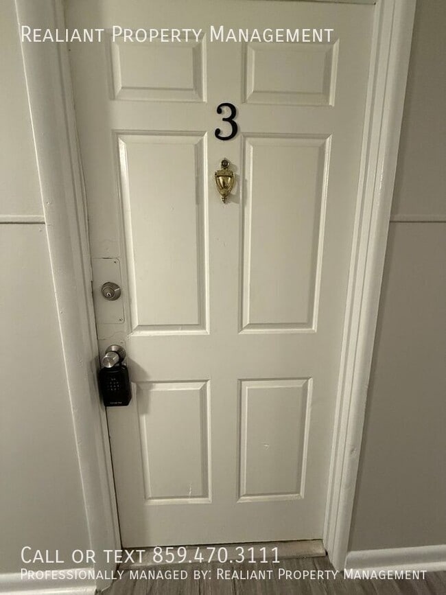 Primary Photo - 2082 Fairmont Ct