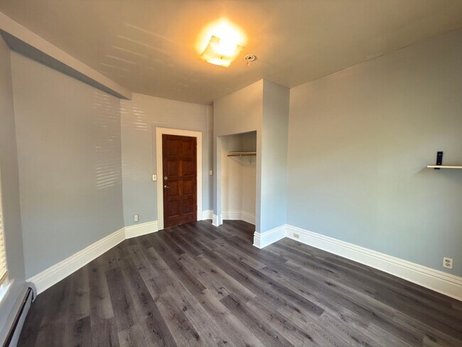 Building Photo - 2121 13th Ave S