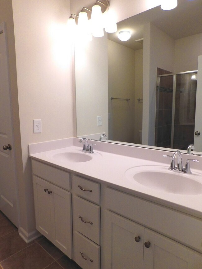 Building Photo - Luxury Townhome In Rea Farms Near Waverly!...