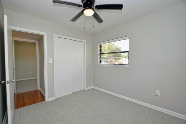 Building Photo - 4 bed 2 bath home