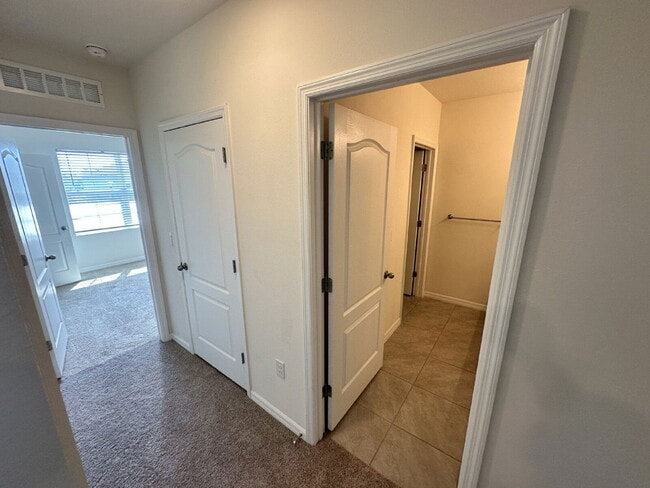 Building Photo - 4186 Looking Glass Pl