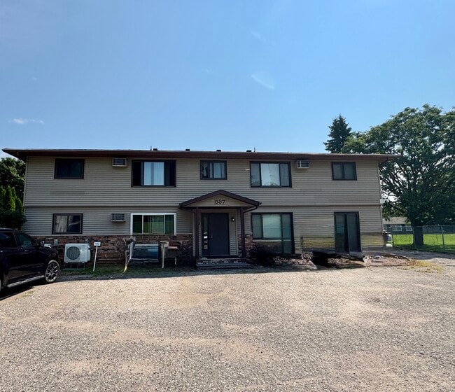 Building Photo - 537 Kerry Dr