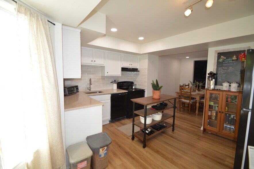 Kitchen - 3337 Ladino Ct