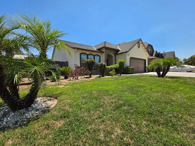 Building Photo - 2258 N Sallee Ct