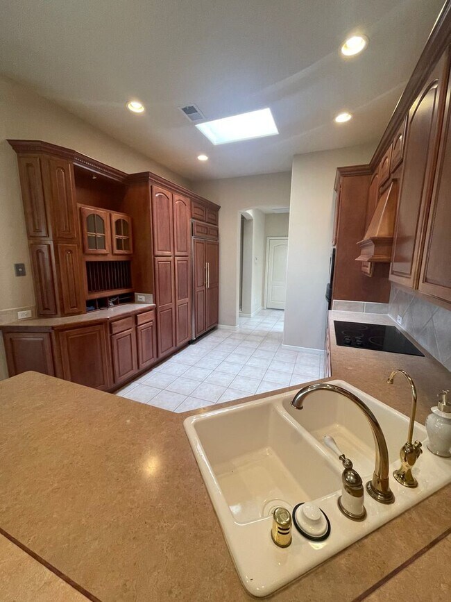 Building Photo - Gorgeous Home in Sonoma Ranch off Golf Club Rd!