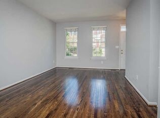 Building Photo - 1215 Heritage Commons Ct