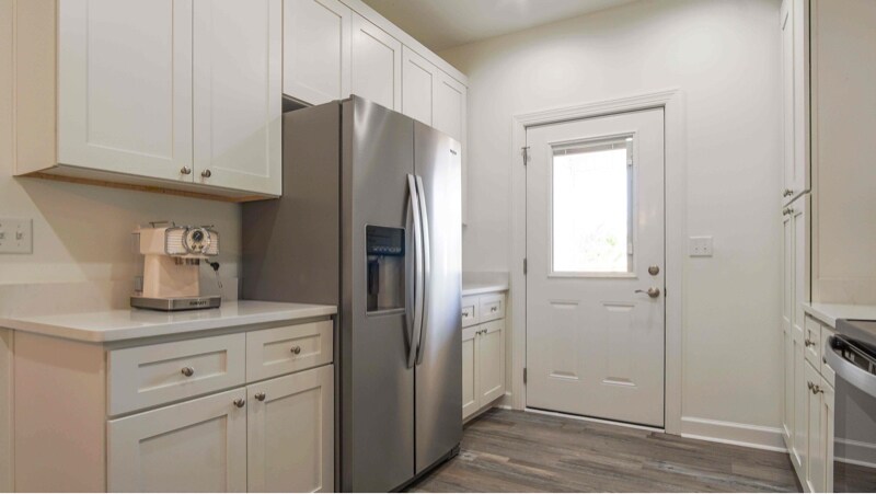 Building Photo - 2910 Clearview Ave