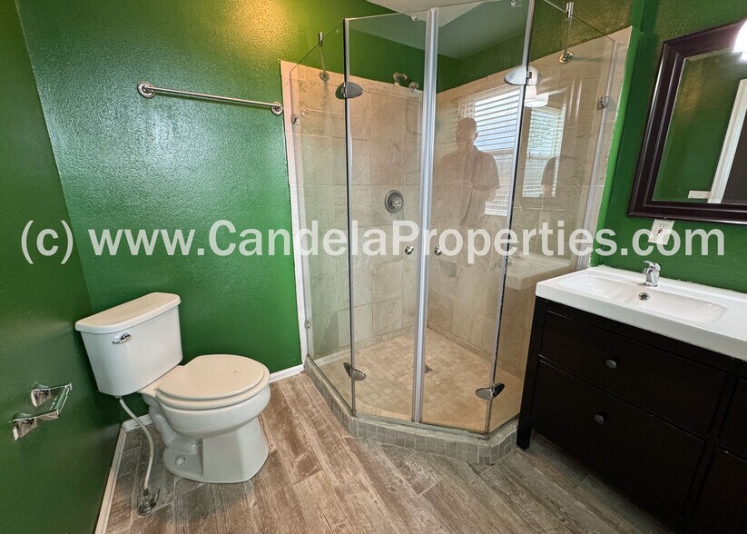 Building Photo - 8038 Horizon Dr