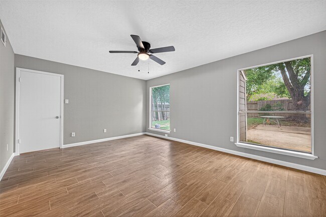 Building Photo - 9231 Baronsmede Dr