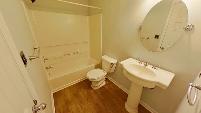 Building Photo - 300 Waterdown Dr