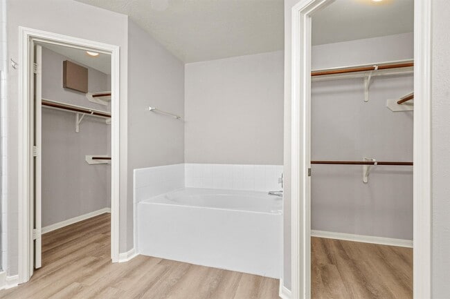 Building Photo - 32126 Annice Ln