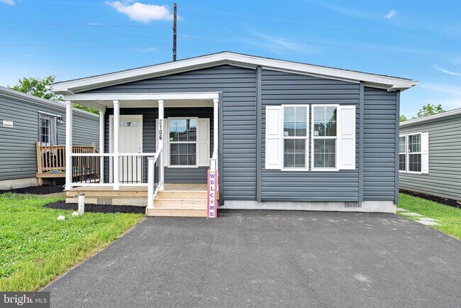 Building Photo - 2106 Scull St
