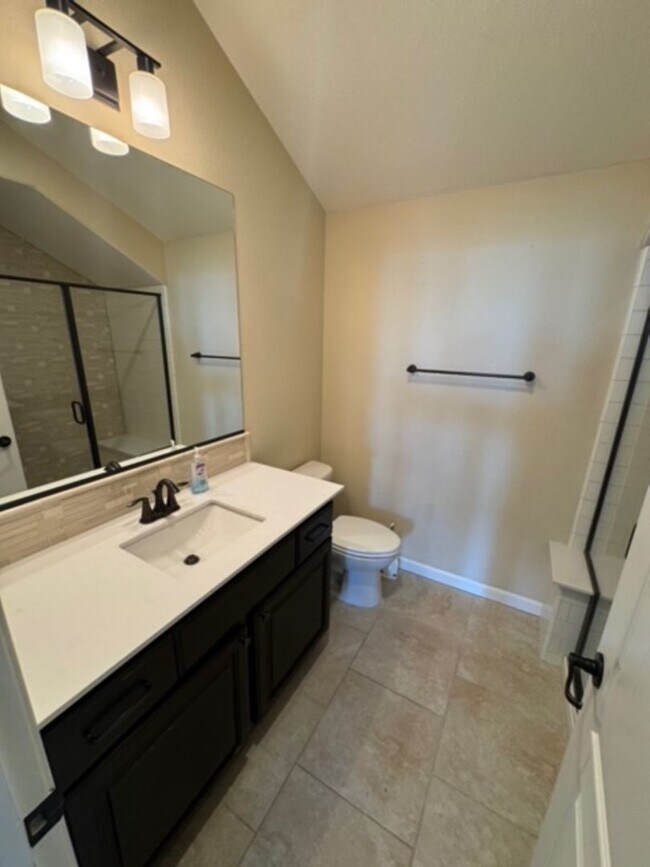 Building Photo - 2706 Chuckwagon Ln