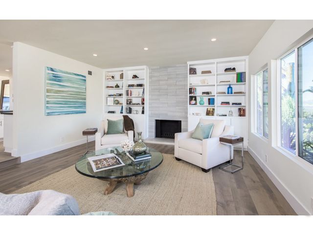 Building Photo - 15672 Castlewoods Dr