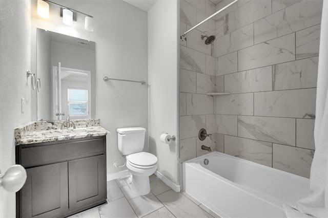 Building Photo - 810 Acadia Ct