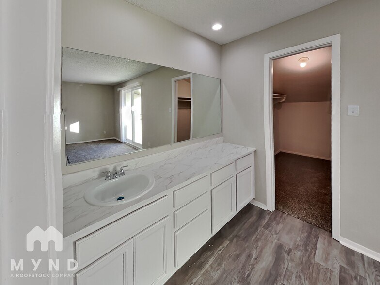 Building Photo - 3264 63rd St