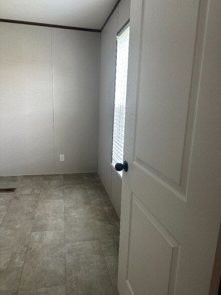 Building Photo - 2220 Montague Ave