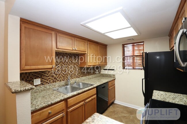 Building Photo - 2-BED/2-BATH CONDO - CARMEL MOUNTAIN