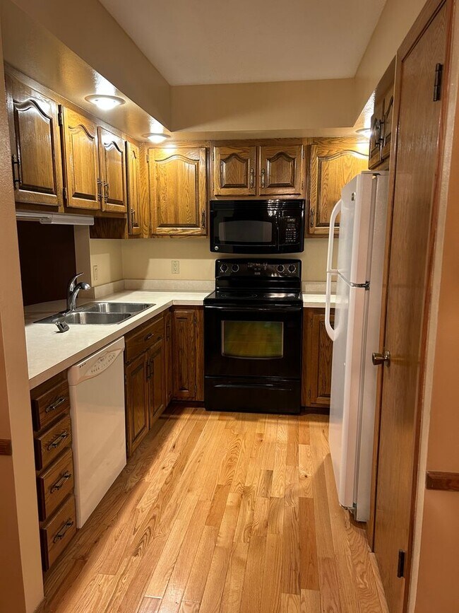 Quaint 2 bedroom Condo for Rent 940 17th St E Dickinson ND 58601 Apartment Finder