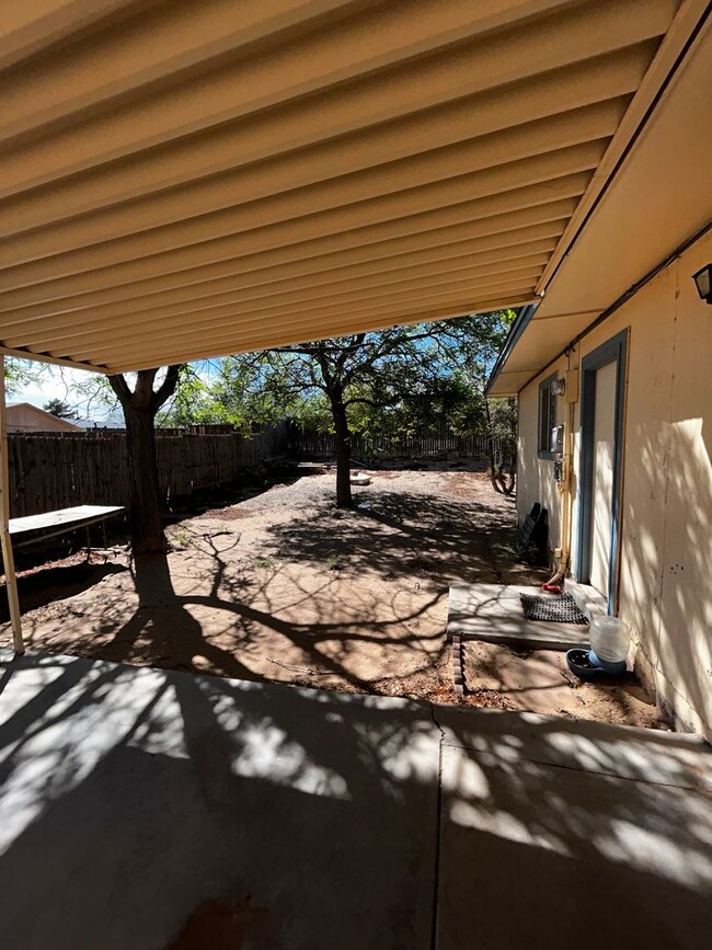 Building Photo - 3 Bedroom 3 Bathroom 1 Car Garage
