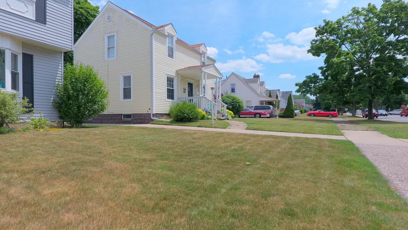 Side View - 2105 Eastlawn Pkwy